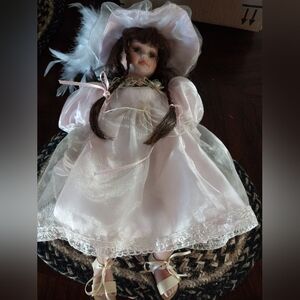 Vintage Cathay Collection Sitting Porcelain Doll Hand # 0274/5000